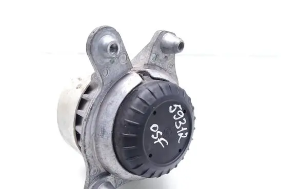Mercedes-Benz C AMG W205 Engine mount bracket A2052404600