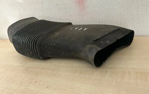 Mercedes-Benz E W211 Air intake hose/pipe A6120940287