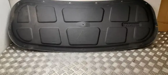 Engine bonnet/hood sound/heat insulation
