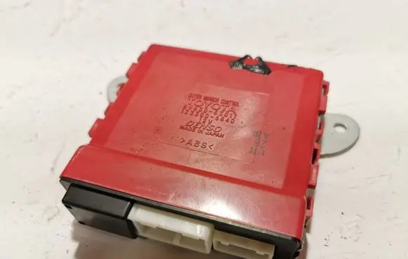 Lexus IS 220D-250-350 Wing mirror control module 8943053011