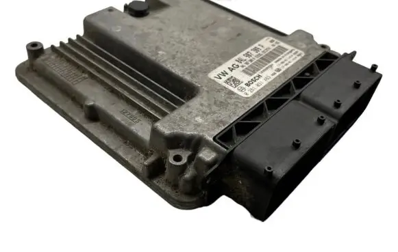 Volkswagen Tiguan Engine control unit/module 04L907309P 0281031483