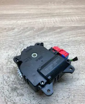 Toyota Yaris Air flap motor/actuator CZ1138002800 11S WITHPLUG