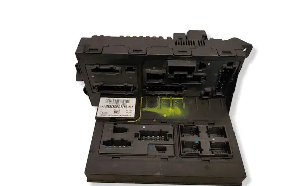 Mercedes-Benz E W211 SAM control unit 2115453901