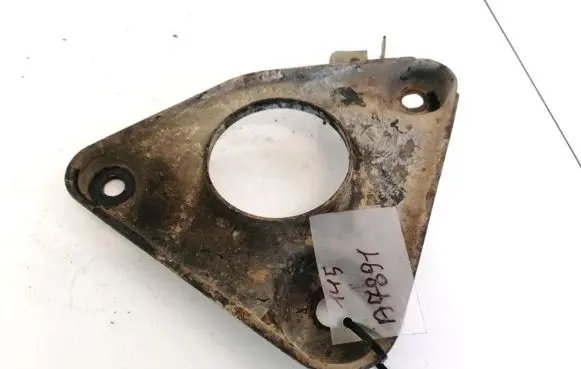 Nissan Primera Engine mounting bracket