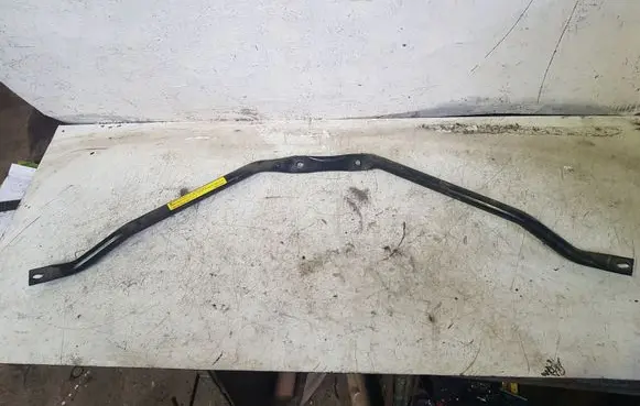 Infiniti Q45 III Engine mounting bracket