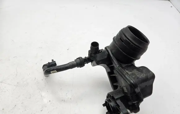 Volkswagen Tiguan Intake resonator 05E129654B
