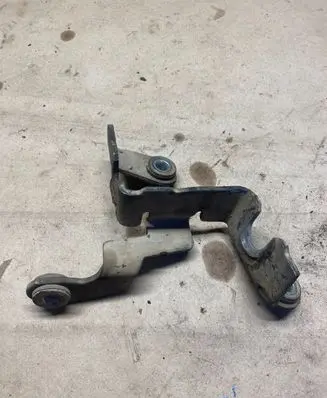 Ford Focus Gear shift cable bracket AV6R7474HD