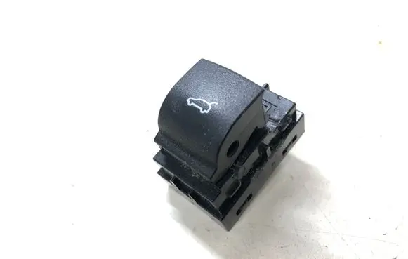 Tailgate opening switch