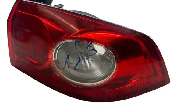 Renault Laguna II Rear/tail lights E204031