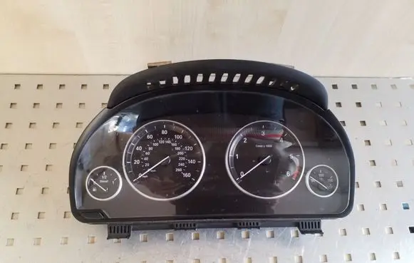 BMW 5 F10 F11 Speedometer (instrument cluster) 25811511