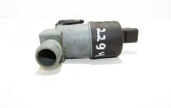 Dacia Duster Windscreen/windshield washer pump 9641553880