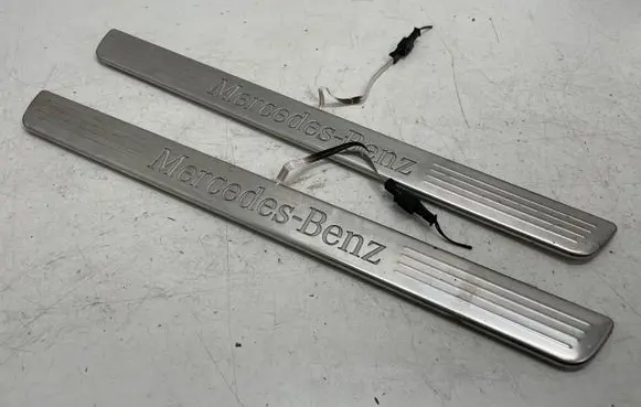 Mercedes-Benz GLA H247 Front sill trim cover A1776809705 A1776801105