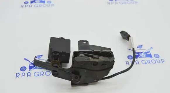 BMW 5 E39 Tailgate window lock/catch/latch 8384069 13340147