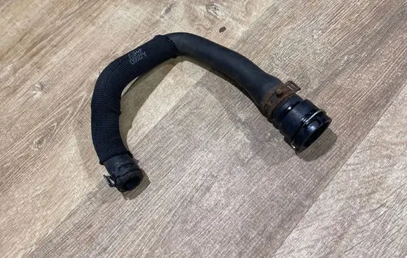 Land Rover Discovery 5 Engine coolant pipe/hose HPLA7752AB