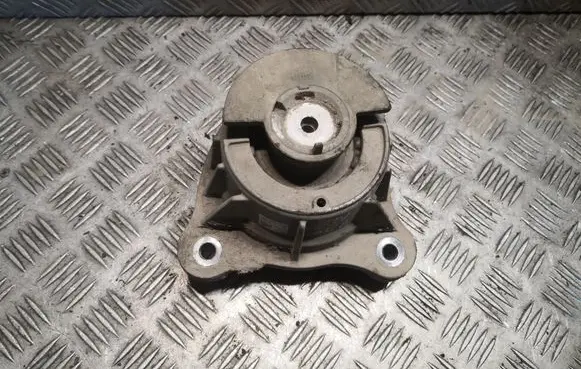 Mercedes-Benz Vito Viano W447 Engine mount bracket 4472410013 A4472410013