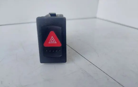 Volkswagen PASSAT B5 Hazard light switch 3B0953235D
