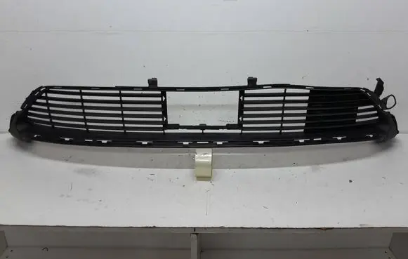 Opel Crossland X Front bumper lower grill YP00082177