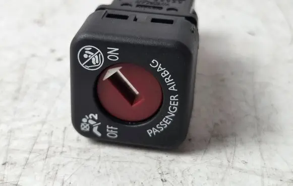Peugeot 308 Passenger airbag on/off switch 9641391277