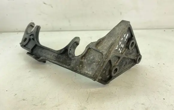 Mercedes-Benz E W212 Air filter cleaner box bracket assembly A6510940127