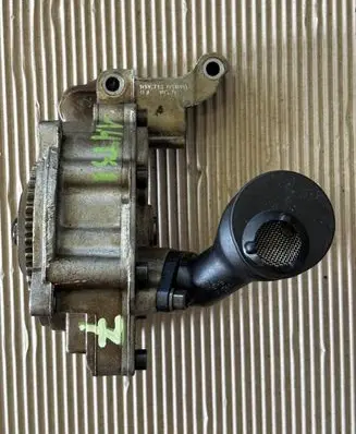 Volkswagen Jetta VI Oil pump 03C115105Q 03C105Q