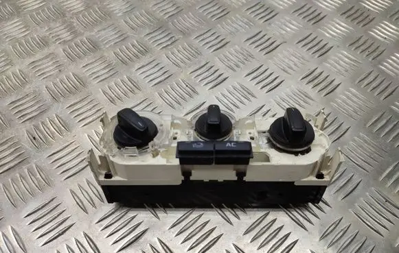 Skoda Fabia Mk2 (5J) Climate control unit 5J0820045C