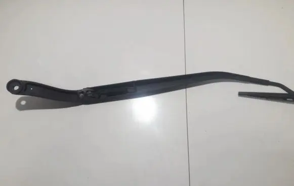 Chevrolet Captiva Front wiper blade arm