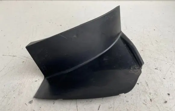 Hyundai Tucson TL Rear/tail light trim molding 92402D3 R92402D3 92402D7