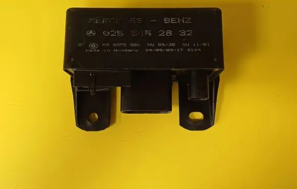 Mercedes-Benz Vaneo W414 Glow plug pre-heat relay 0255452832