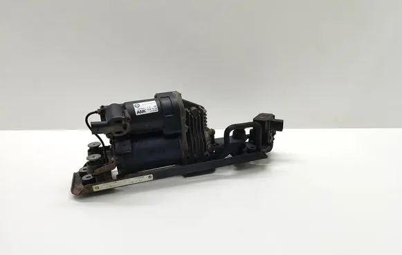 BMW 5 E60 E61 Air suspension compressor/pump 6777827 67778271 37106777827