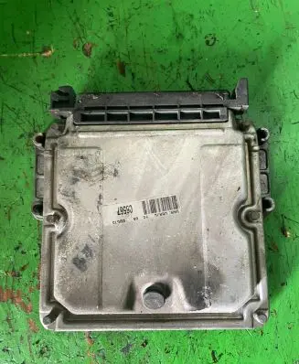 Peugeot 806 Engine control unit/module ECU 0281010135