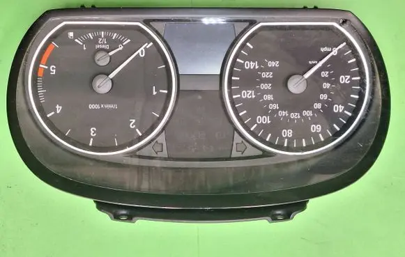 BMW 1 E81 E87 Speedometer (instrument cluster) 102498298 9220950