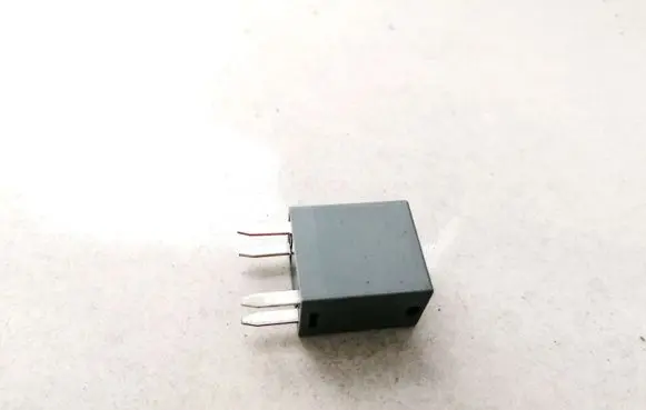 KIA Carens I Other relay OK2A267740