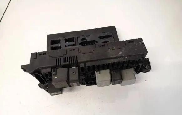 Mercedes-Benz E W211 Fuse box set 2115453901