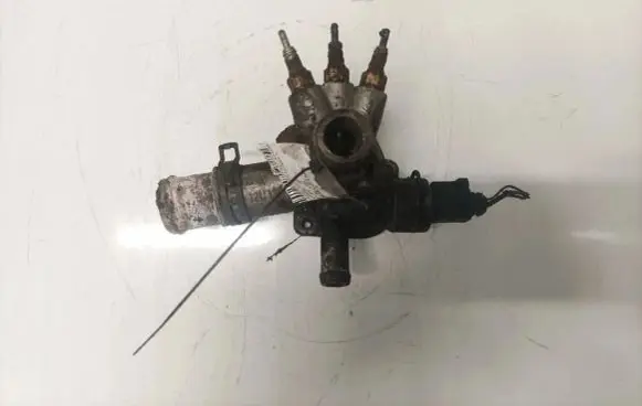 Audi A3 S3 8L Engine coolant pipe/hose 038121133a