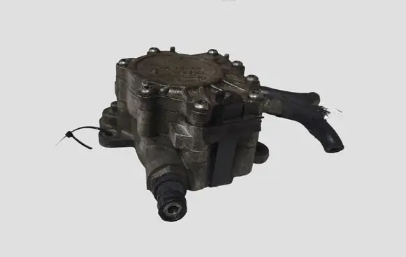 Volkswagen Jetta V Vacuum pump 03G145209D