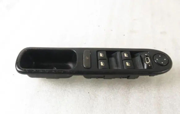 Peugeot 307 Electric window control switch 96531124XT