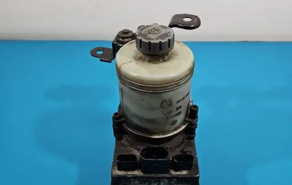 Volkswagen Polo IV 9N3 Power steering pump 6Q0423155AD IMPRK1543645