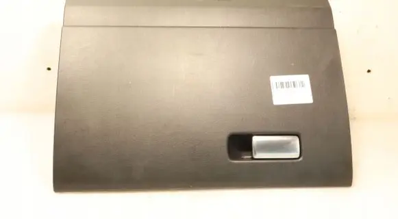 Glove box