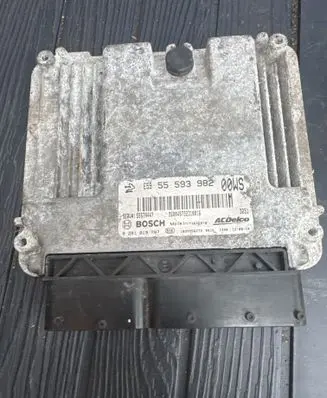 Opel Corsa D Engine control unit/module 55593982