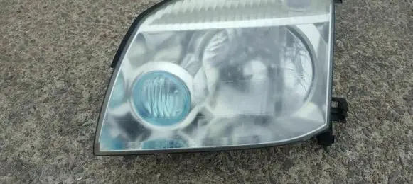 Nissan X-Trail T30 Headlight/headlamp