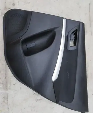 Suzuki SX4 S-Cross Front door card panel trim KRIS235789