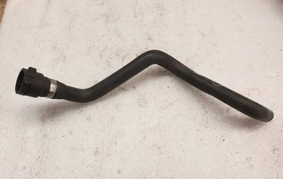 Audi A8 S8 D3 4E Engine coolant pipe/hose 4E0121447D