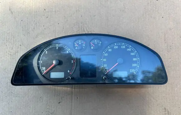 Volkswagen Multivan T5 Speedometer (instrument cluster) 7H5920870