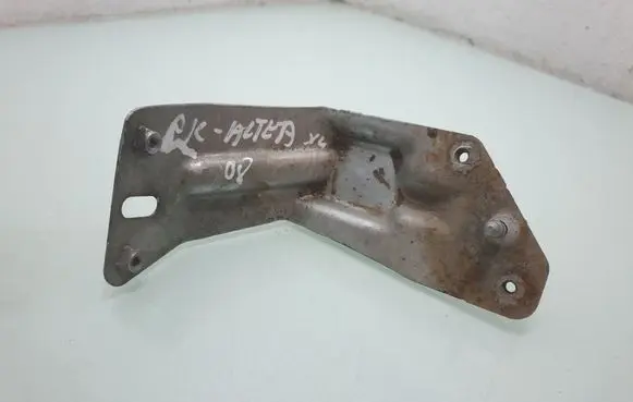 Seat Altea XL Fender mounting bracket