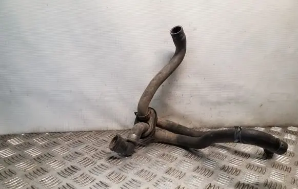 Volkswagen PASSAT B5 Engine coolant pipe/hose 8D0819373N