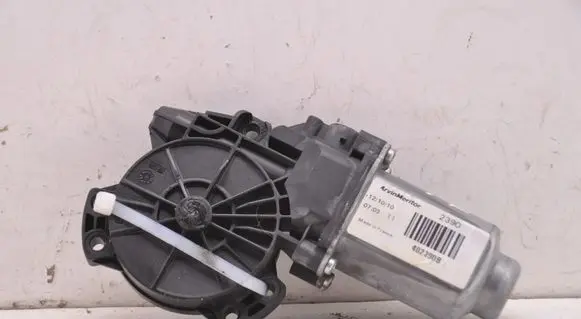 KIA Sportage Front door window regulator motor 402390B