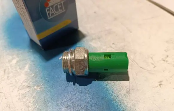 Renault Espace II Oil pressure sensor 7.0110