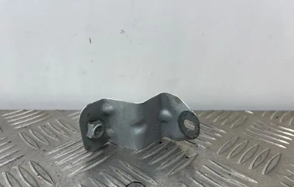Audi A4 S4 B9 8W Fender mounting bracket 8W0821471