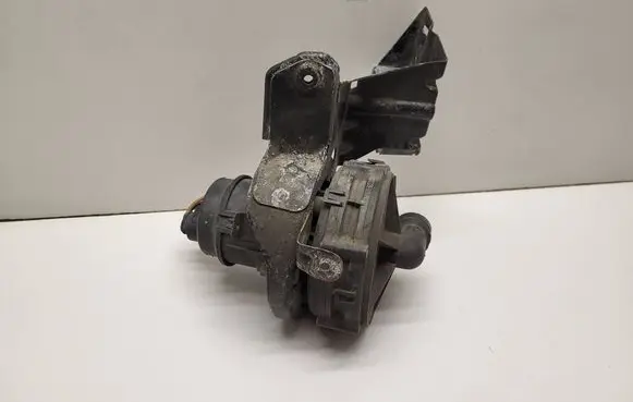 Audi A6 S6 C5 4B Secondary air pump 078906601d