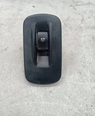 Opel Vivaro Electric window control switch 8200011870